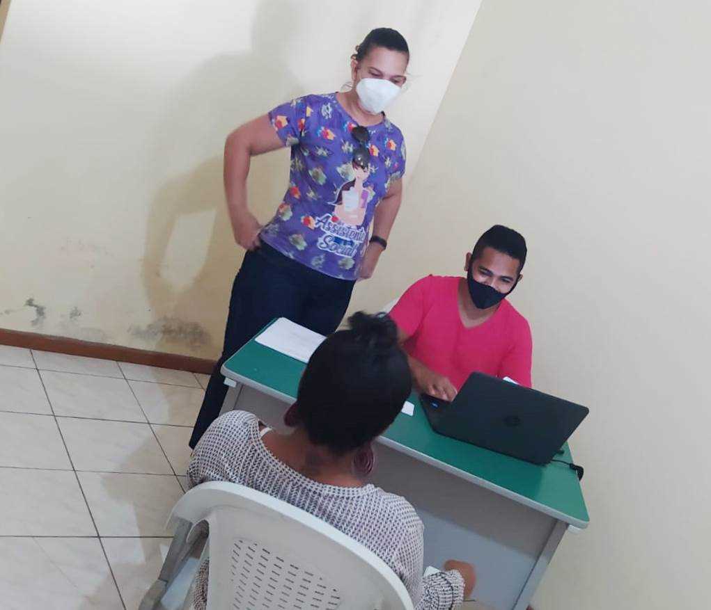 Camacã: Secretaria de Assistência Social vai a Jacareci e distribui alimentos e máscaras